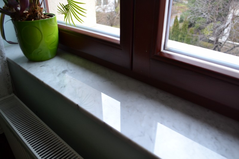 A márvány ablakpárkányok mellett a mészkő és a gránit is jó választás!