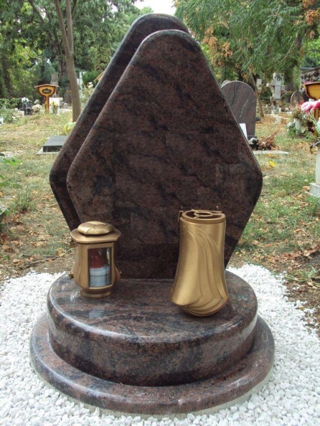 
 Aurora India kör alakú , exkluzív, gránit urna síremlék, átmérője 60 cm, dupla emlékrésszel, borított járdával, bronz kiegészítőkkel  U/5
