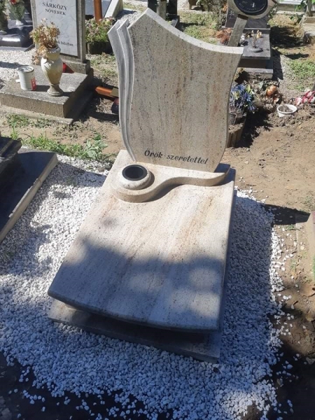 
 Juparana Colombo gránit urna sírhely ívelt fedlappal, piskóta alakú lépcsővel, süllyesztett vázával, letisztult, bal szélén dupla mart motívummal  U/2
